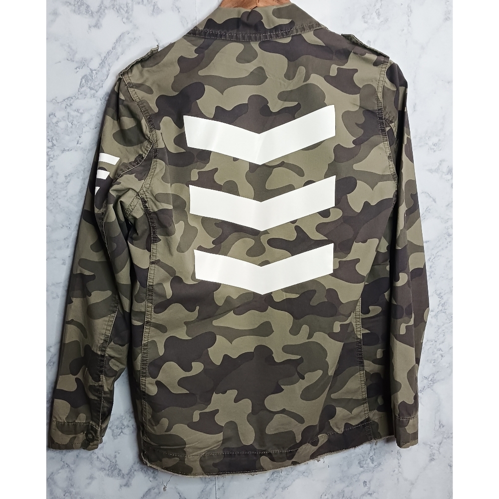 26 International Men's Green Camo Utility Jacket with White Chevron Graphics